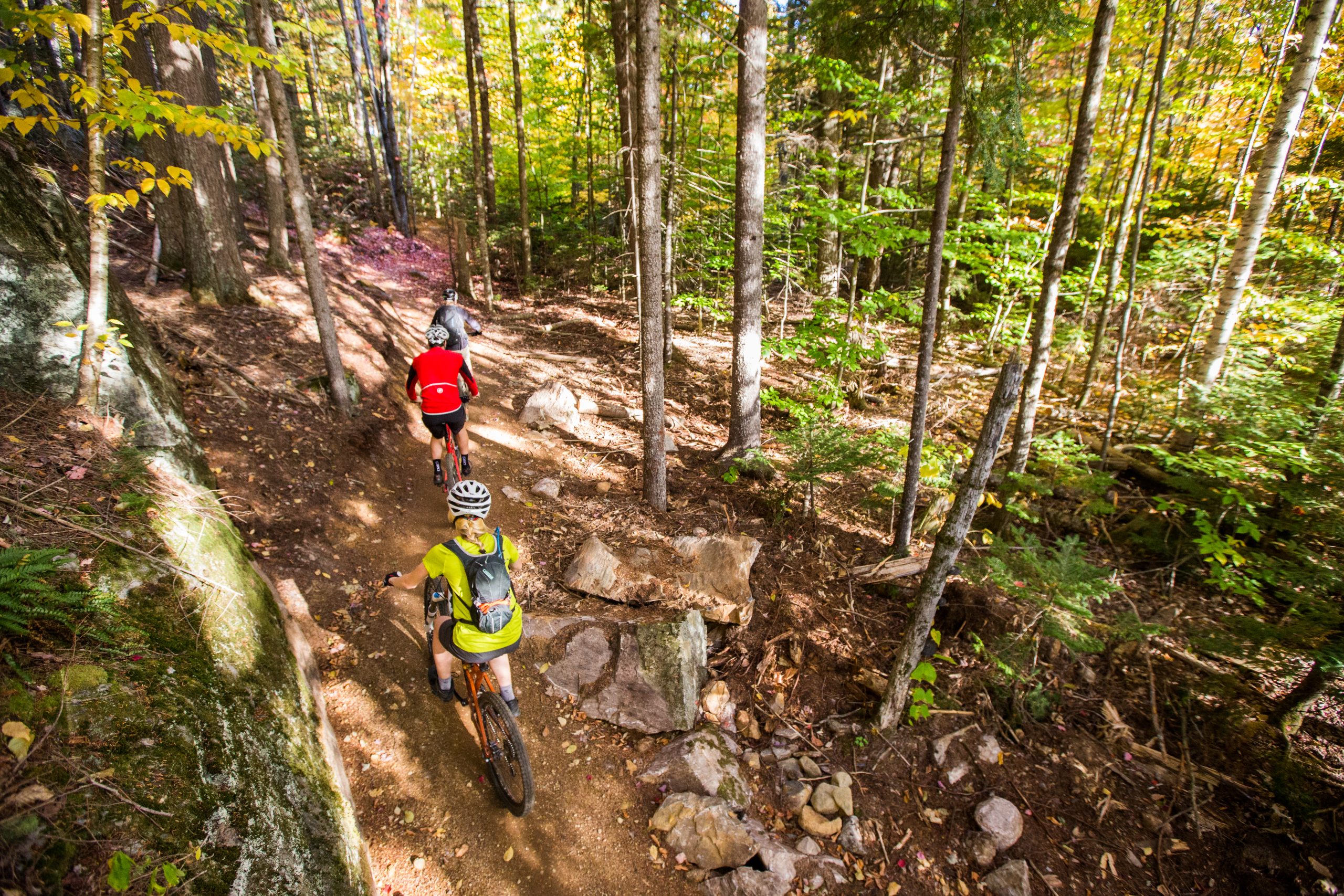 Mountain bikers riding on Oak Knoll Trail